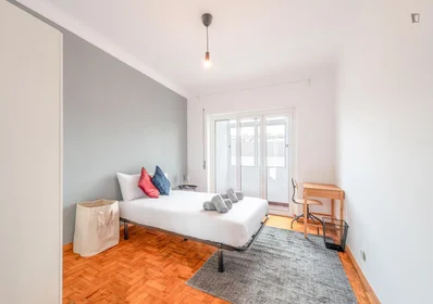 Habitación privada en Alameda das Linhas de Torres, imagen 3 de 11