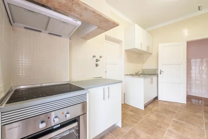 Habitación privada en Alameda das Linhas de Torres, imagen 5 de 11