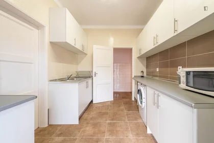 Habitación privada en Alameda das Linhas de Torres, imagen 6 de 11