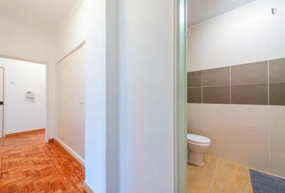 Habitación privada en Alameda das Linhas de Torres, imagen 9 de 11