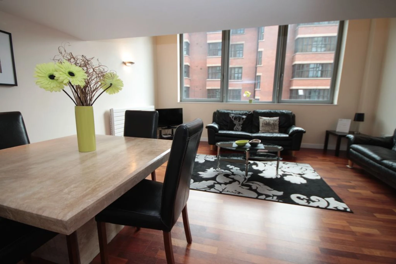 Accommodation with 3 bedrooms in Newcastle Upon Tyne
