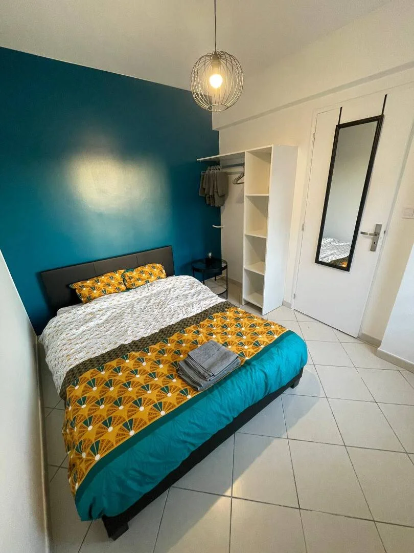 Room for rent in student apartment in , fully furnished