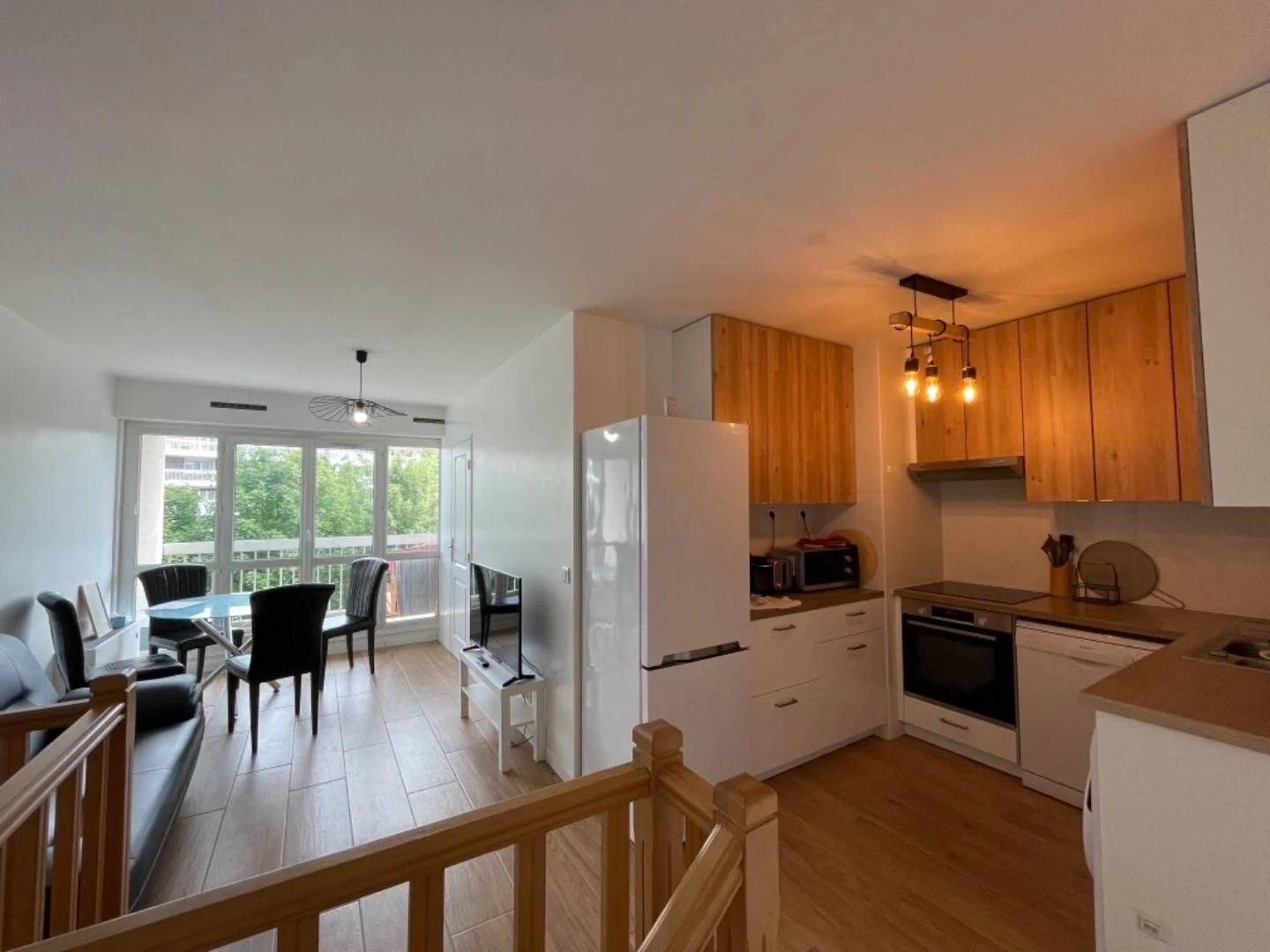 Bright and airy student room with easy university access in 