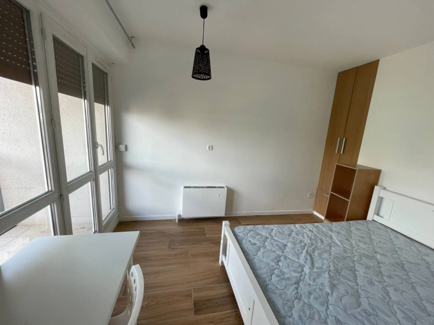 Student-friendly room in  with modern amenities