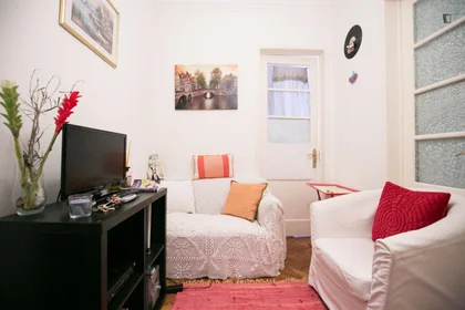 Privatzimmer in der Rua Professor Sousa da Câmara, bild 6 von 20