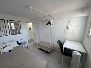Privatzimmer in der R. Dr. Guilherme Moreira, bild 1 von 10