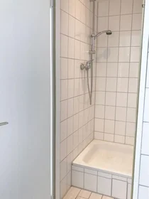 Stanza condivisa in Kolonnenstraße, immagine 13 di 19