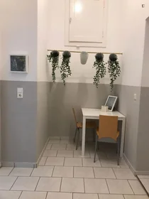 Stanza condivisa in Kolonnenstraße, immagine 15 di 19