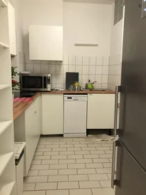 Stanza condivisa in Kolonnenstraße, immagine 5 di 19