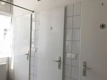 Stanza condivisa in Kolonnenstraße, immagine 10 di 19
