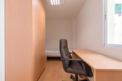Quarto privado em Paseo de S. Fco. de Sales, imagem 1 de 10