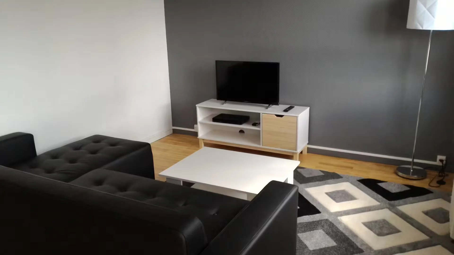 Habitación estudiantil amplia y cómoda en 