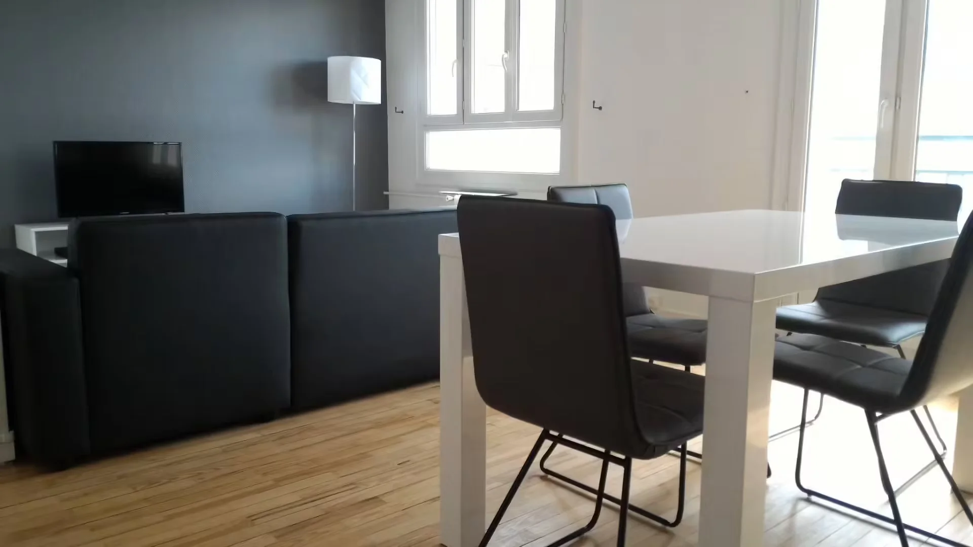 Habitación para estudiantes en  con área de estudio y facilidades compartidas