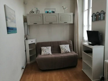 Habitación en alquiler con cama doble La-rochelle