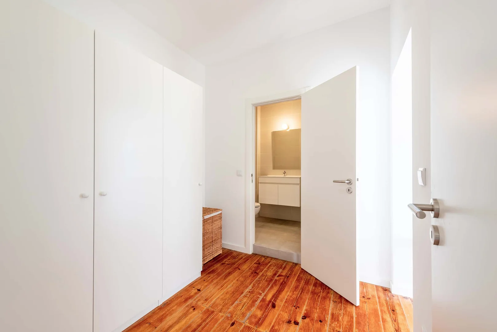 Habitación asequible para estudiantes con buena iluminación en 