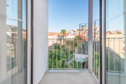 Habitación privada en Escadinhas da Saúde 6, Lisbon. Portugal, imagen 2 de 6