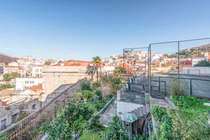 Habitación privada en Escadinhas da Saúde 6, Lisbon. Portugal, imagen 3 de 6