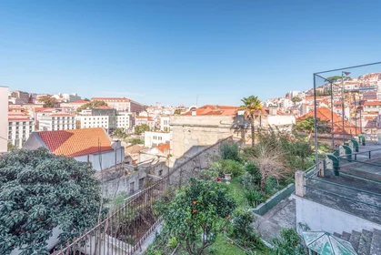 Habitación privada en Escadinhas da Saúde 6, Lisbon. Portugal, imagen 4 de 6