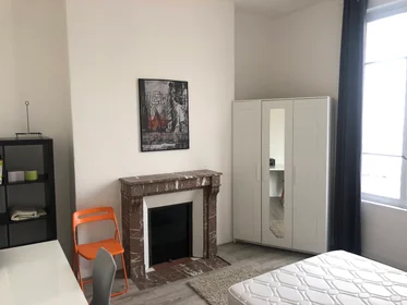 Privatzimmer in der Place Drouet d'Erlon, bild 10 von 11