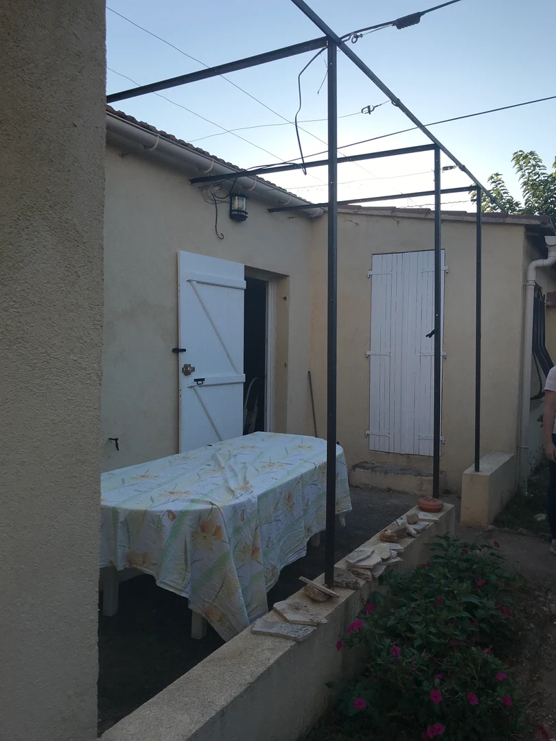 Komplette Wohnung voll möbliert in Toulon