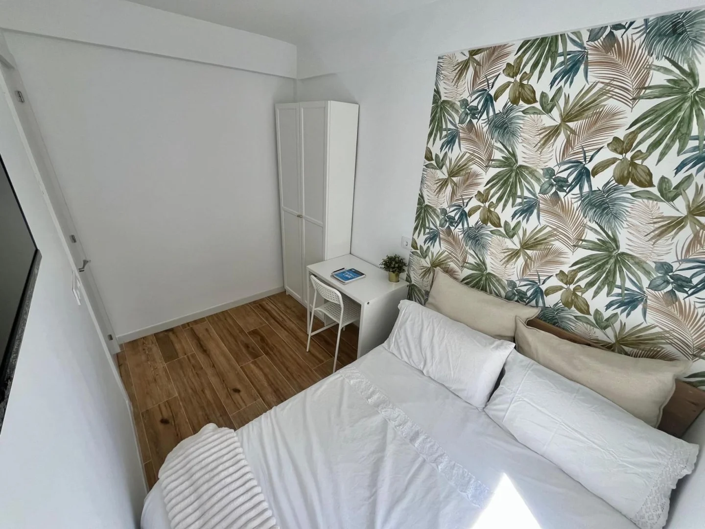 Cozy room for students available in 