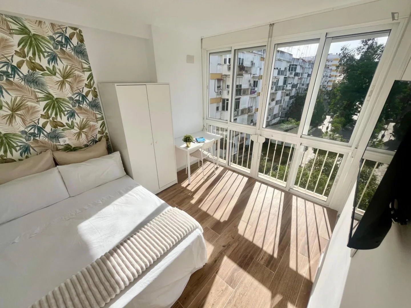 Budget-friendly student room close to campus in 