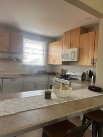 Entire apartment at Elkgrove Avenue 1026 - Unit 4, image 4 of 14