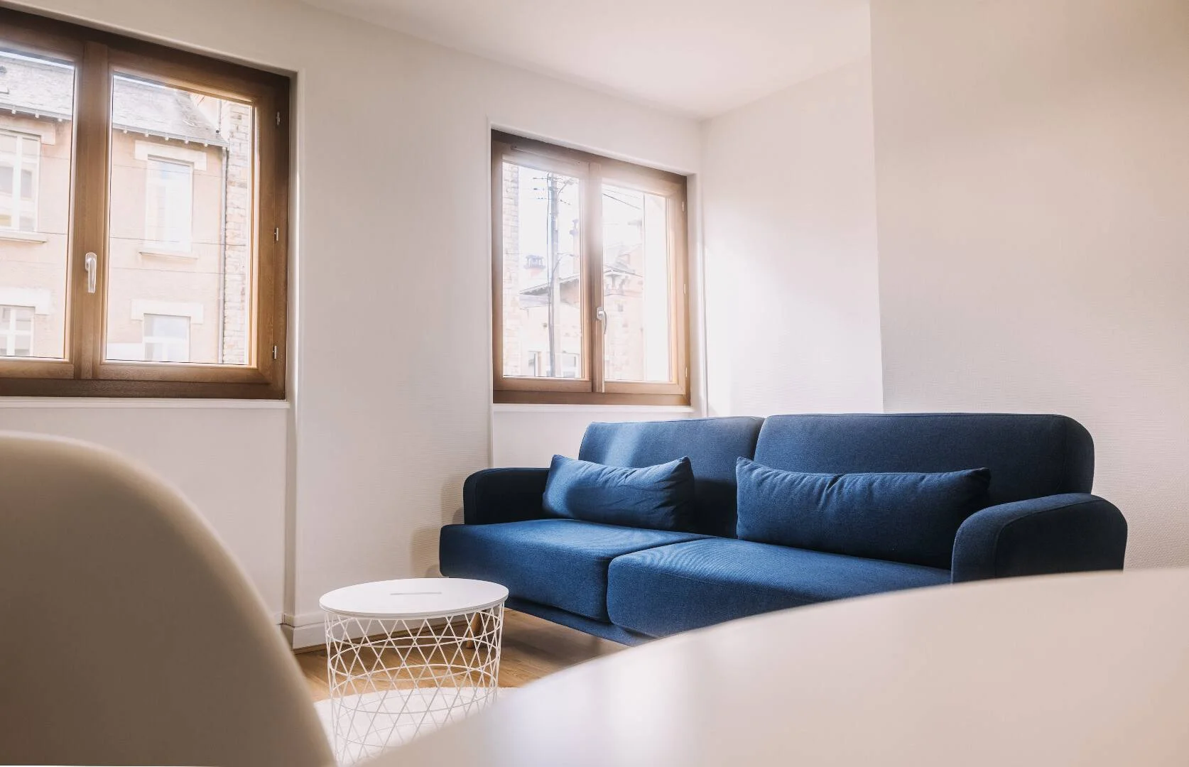Studentenzimmer in  mit Arbeitsbereich und Gemeinschaftseinrichtungen