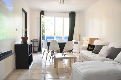 Renting rooms by the month in Antibes