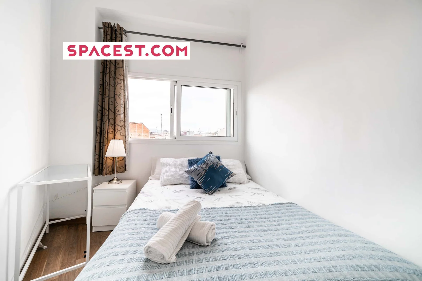 Habitación estudiantil económica con ubicación conveniente en 