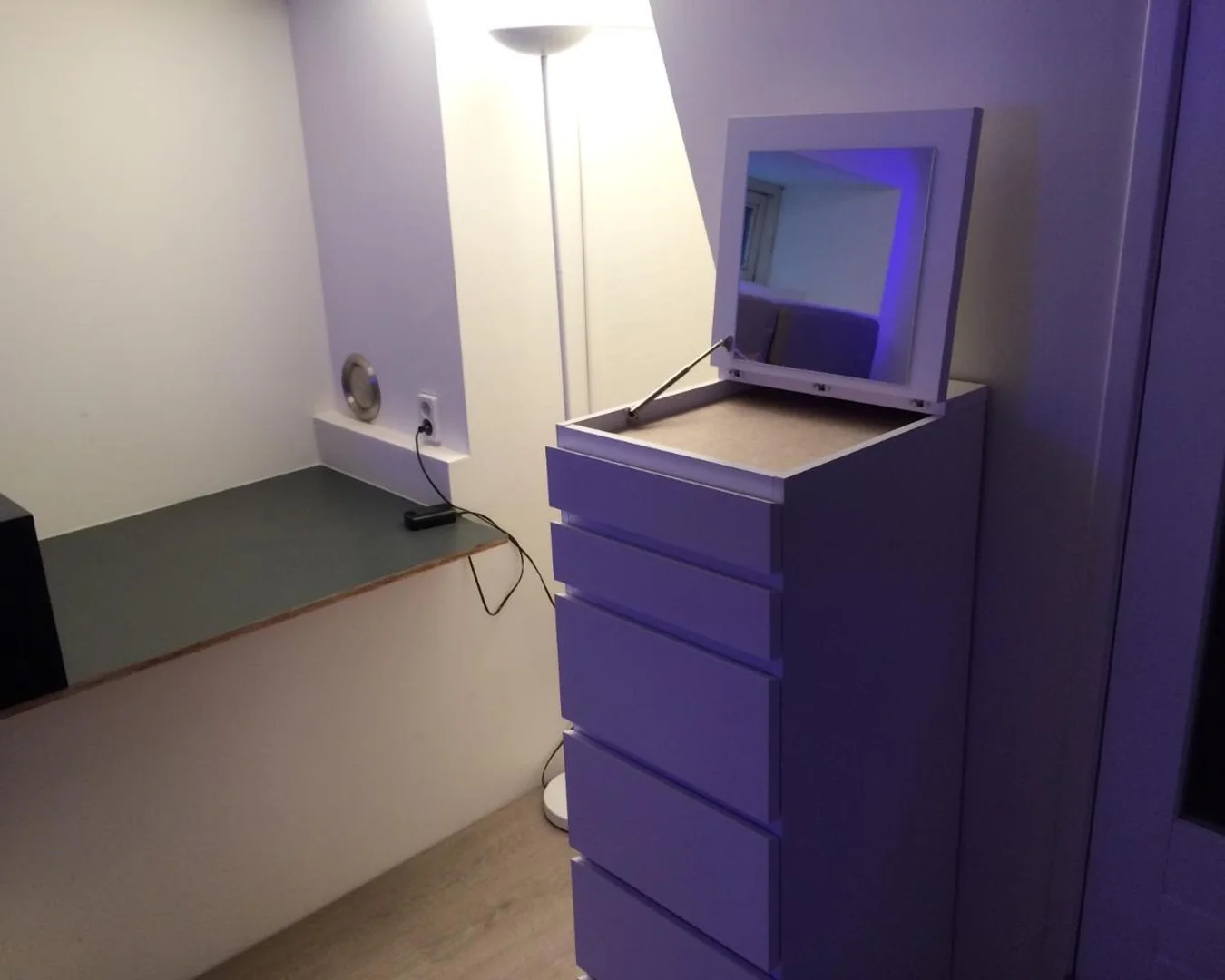 Room for rent in student apartment in , fully furnished