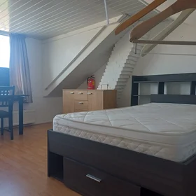 Quarto privado em Jozef Israelsstraat, imagem 1 de 9