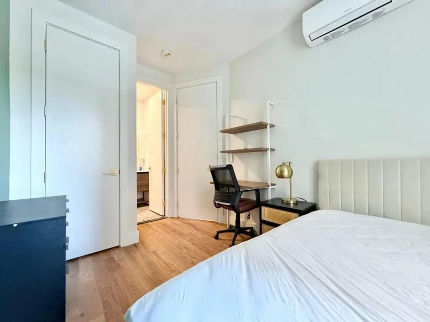 980 Kent Avenue, 4A, Bedford-Stuyvesant, Brooklyn, NY, 11205