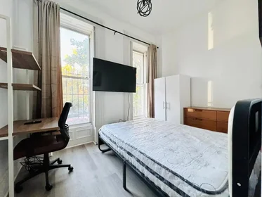 Alojamiento entero en 72 Van Buren Street,  2, Bedford-Stuyvesant, New York, NY, 11221, imagen 1 de 8