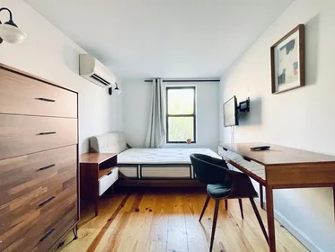 Alojamiento entero en 235 Himrod Street,  3L, Bushwick, New York, NY, 11237, imagen 1 de 7