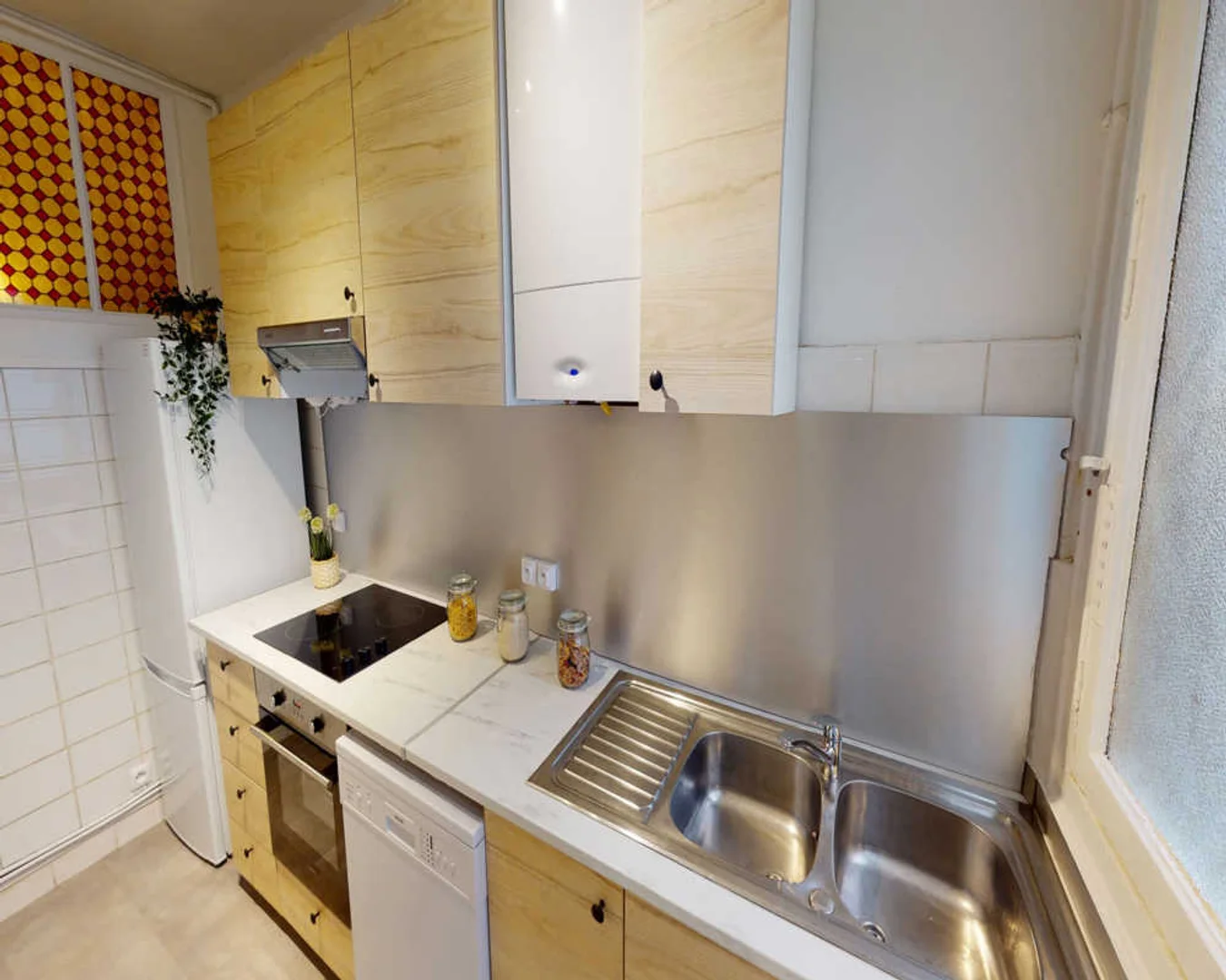 Zimmer in Studentenwohnung in  zu vermieten, voll möbliert