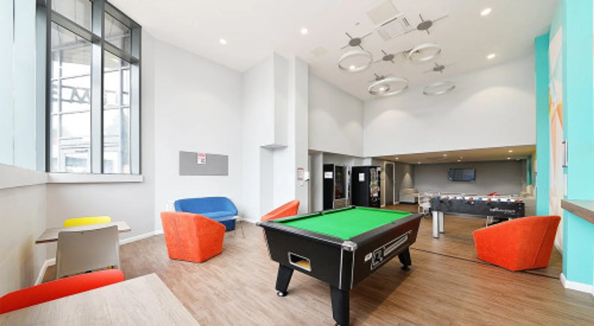 Economical student room with convenient location in 