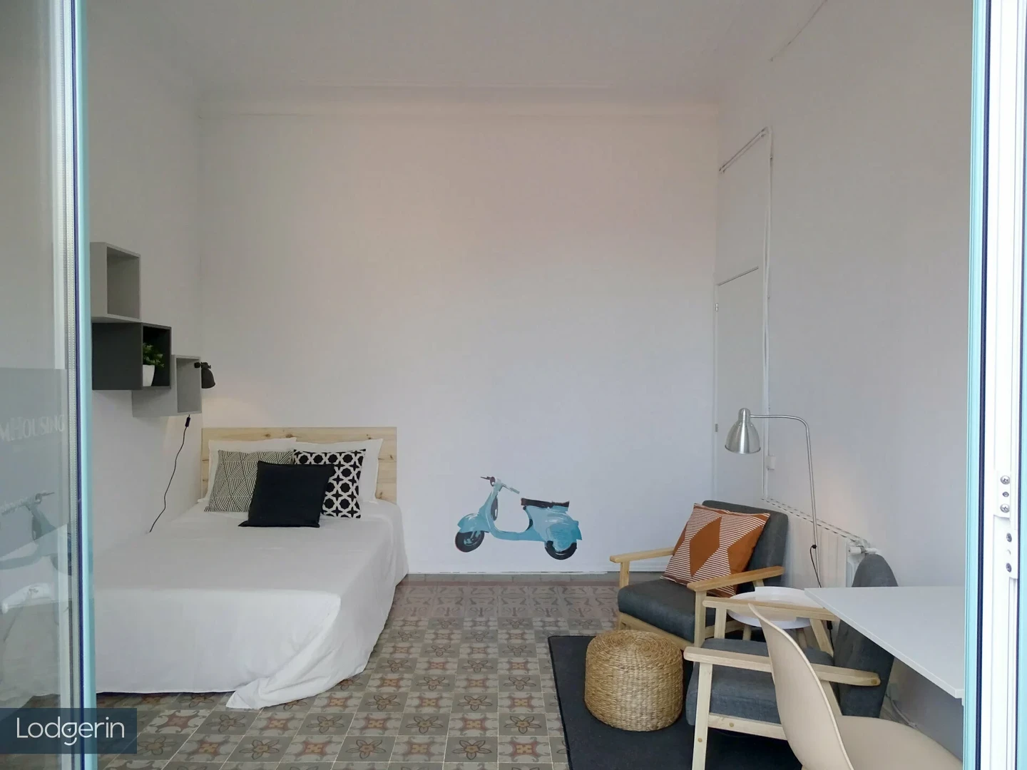 Barcelona de kiralık ucuz paylaşımlı oda