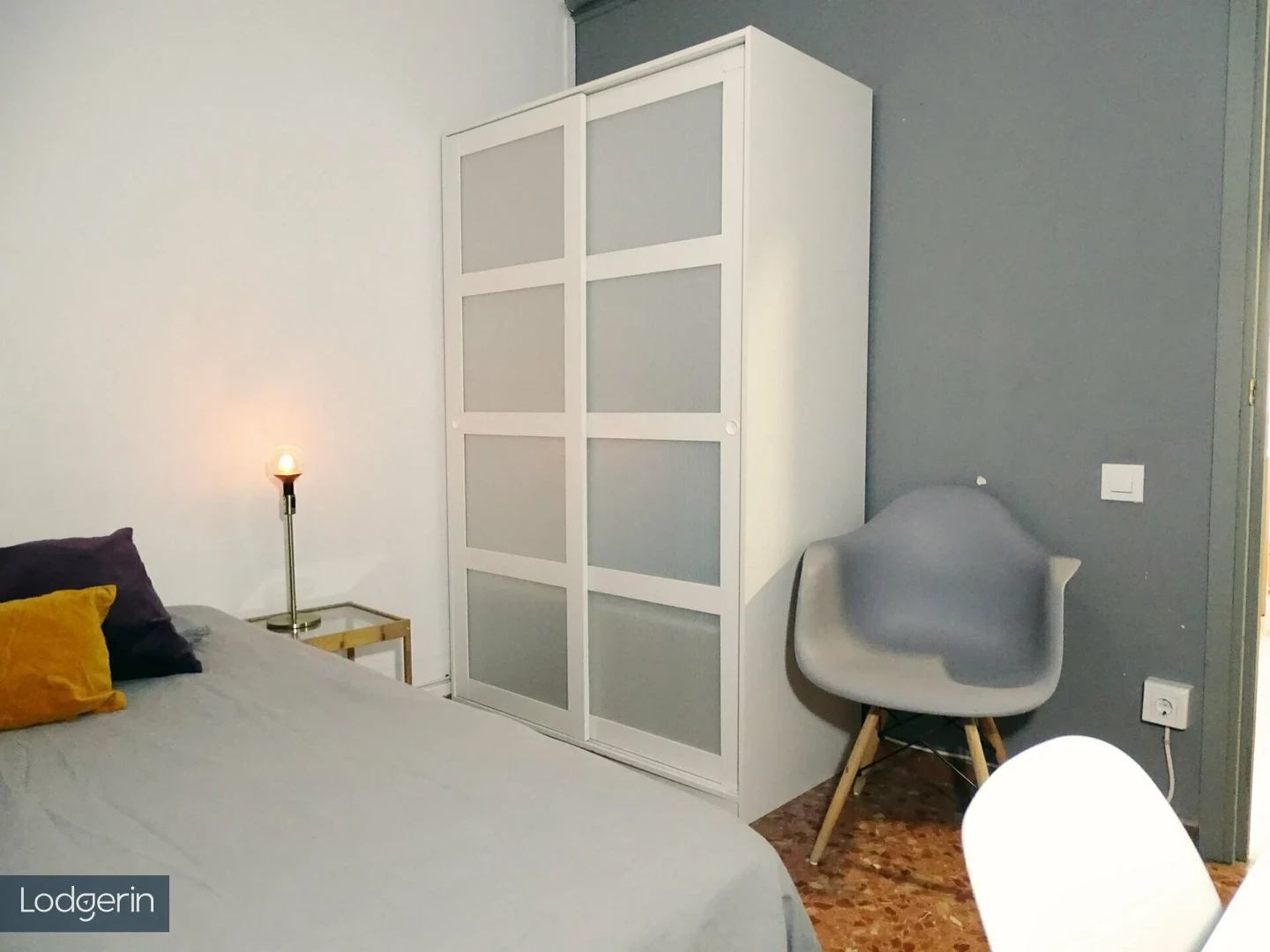 3 yatak odalı dairede ortak oda Barcelona