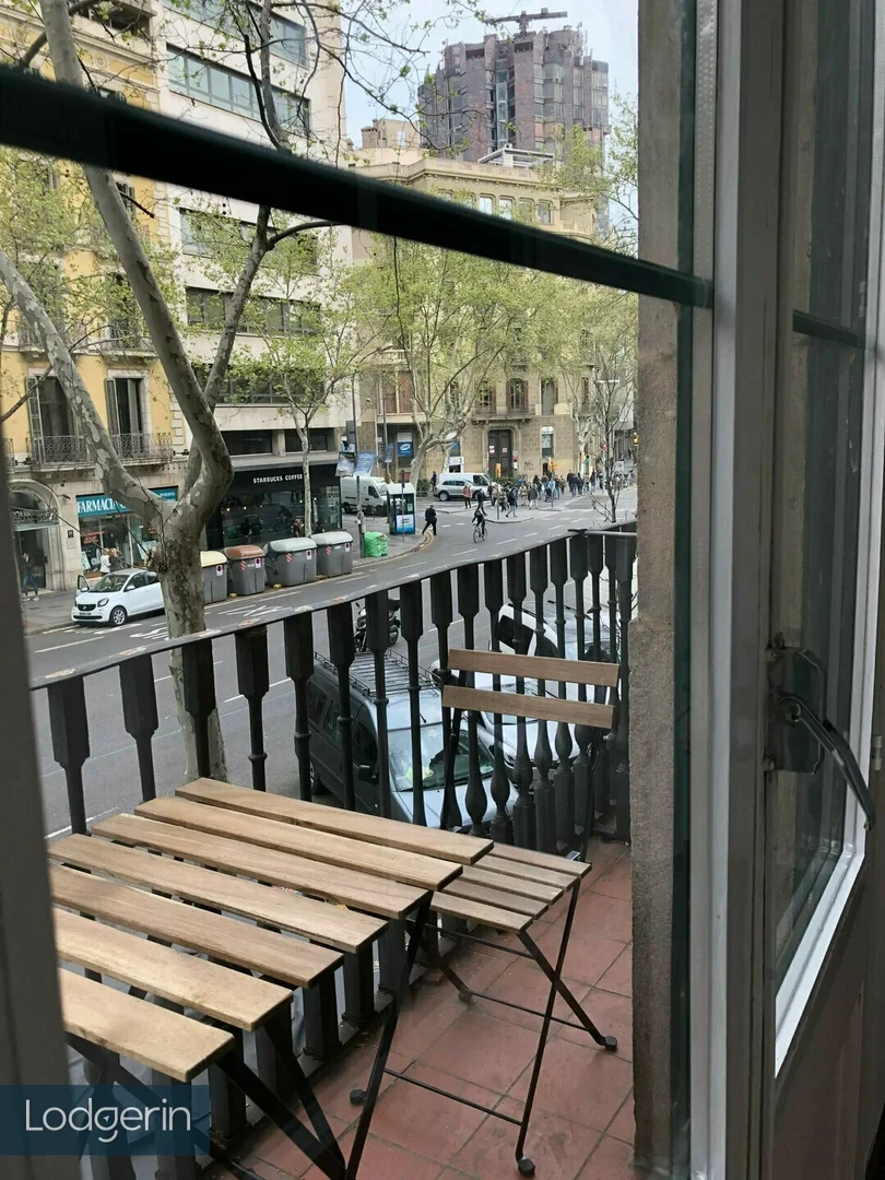 Habitación compartida con escritorio en Barcelona