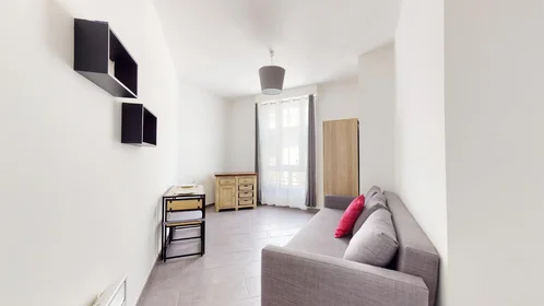 Quarto privado em  Avenue Maréchal Bugeaud, imagem 1 de 10
