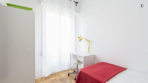 Chambre privée à Calle de Bravo Murillo, image 1 de 10