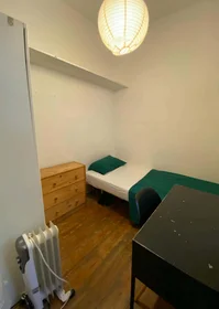 Habitación privada en Avenida 5 de Outubro 61, 1050-082 Lisboa, Portogallo, imagen 1 de 13