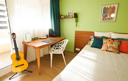 Chambre à louer dans un appartement en colocation à Bordeaux