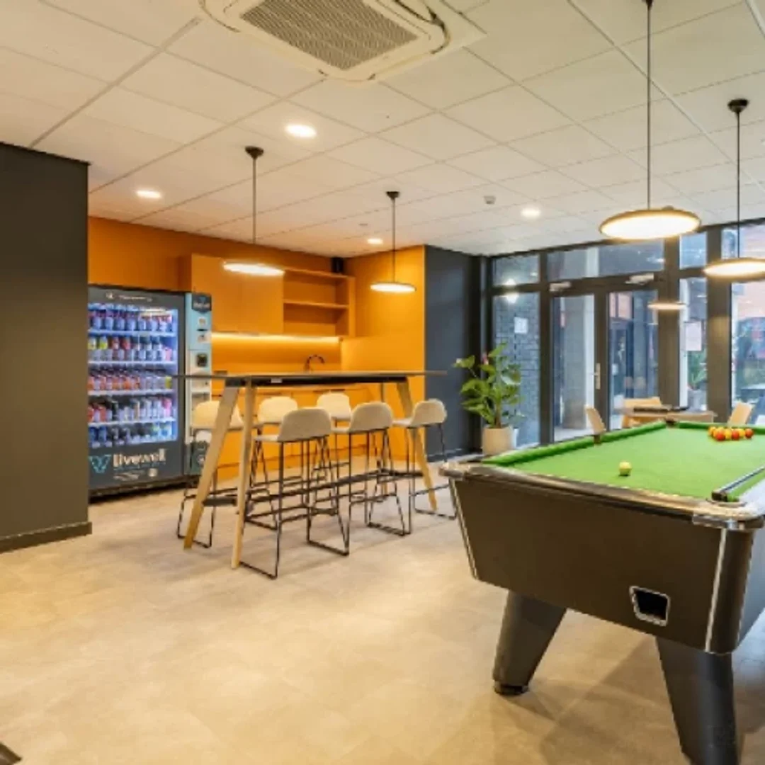 Habitación estudiantil económica con ubicación conveniente en 