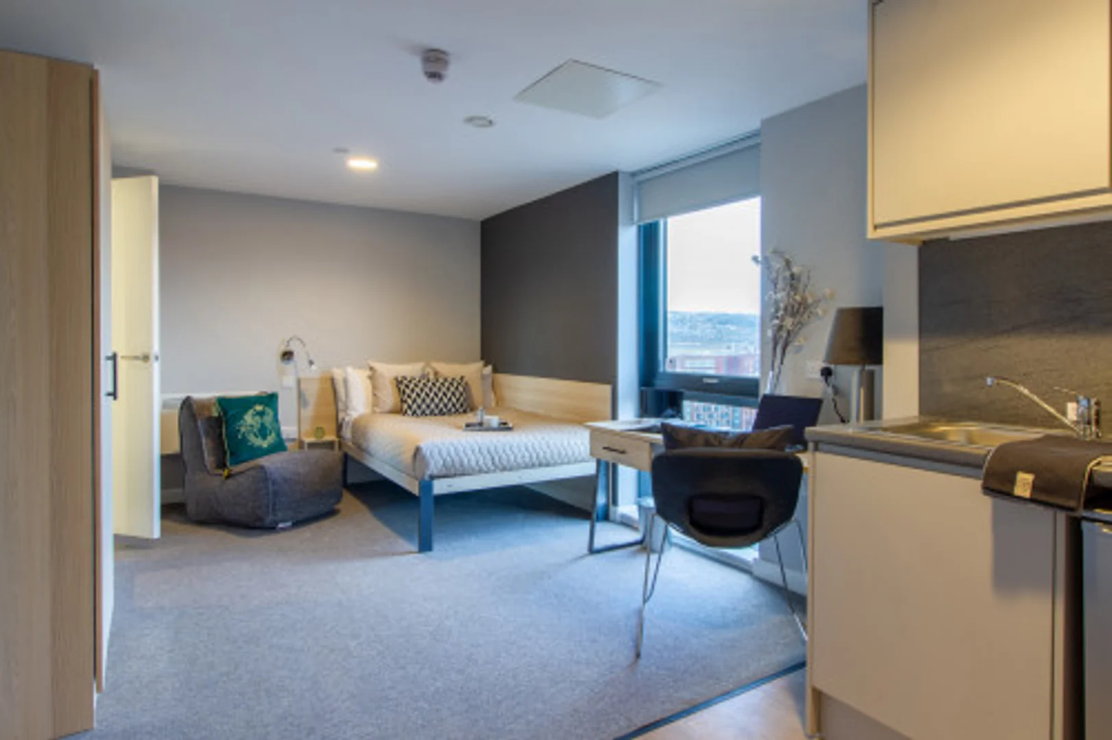 Habitación en apartamento estudiantil en alquiler en , completamente amueblado