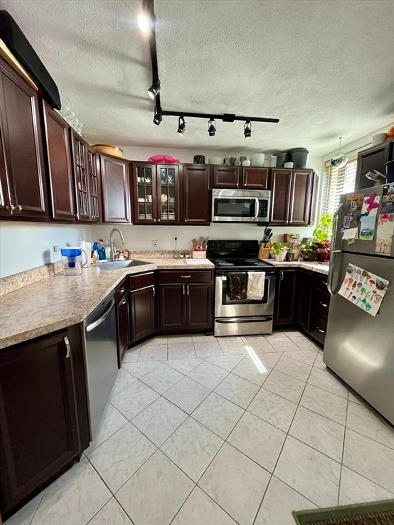 1693, Commonwealth Ave., Unit B, Brighton, Boston, MA, 02135