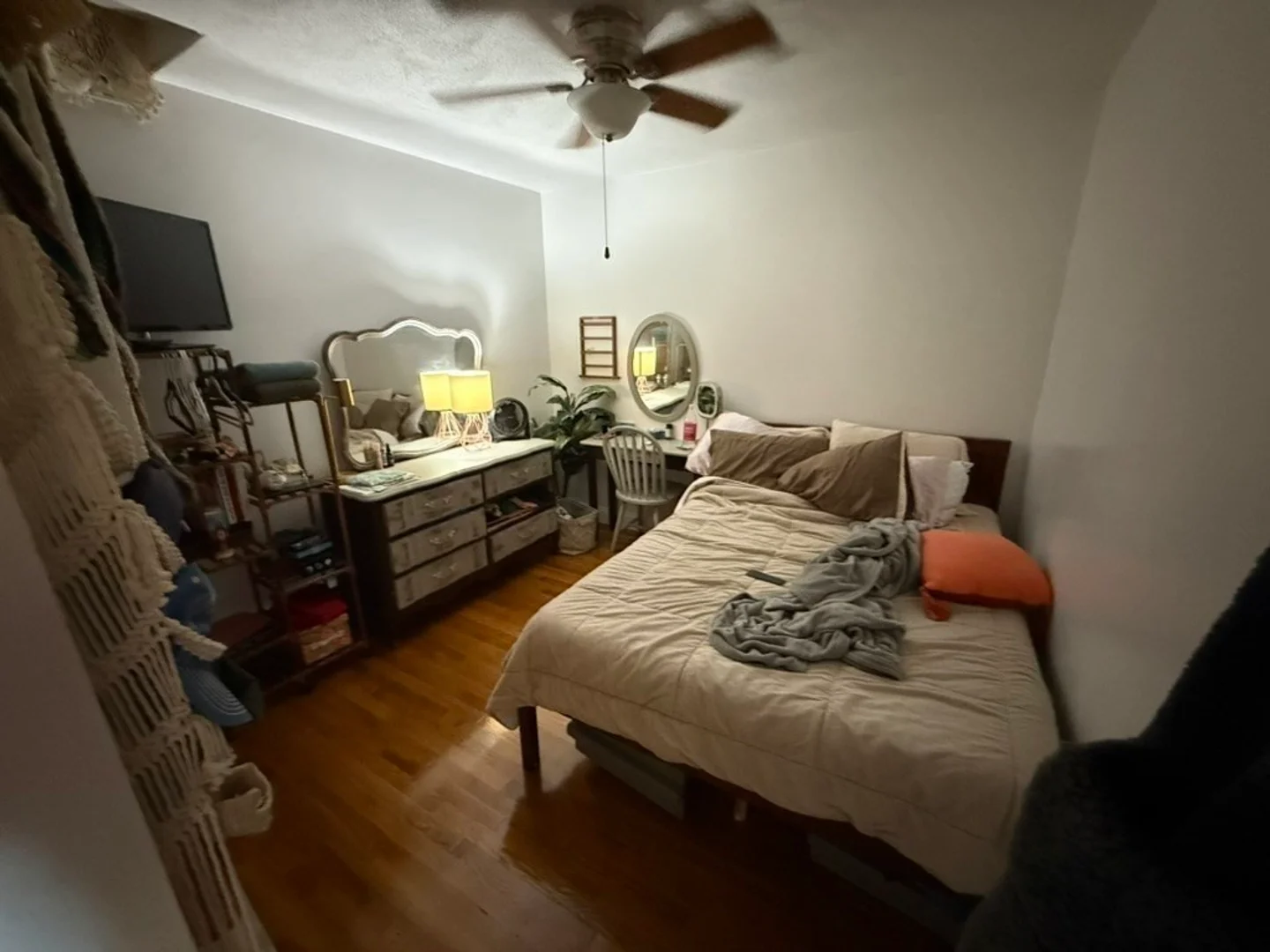 1693, Commonwealth Ave., Unit B, Brighton, Boston, MA, 02135