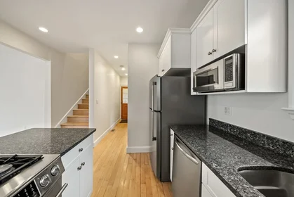 Evin tamamı Ikamet yerinde konumu 2536, Massachusetts Ave., Unit U:2536, North Cambridge, Cambridge, MA, 02140, 15 20 görüntüsü