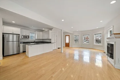 Evin tamamı Ikamet yerinde konumu 2536, Massachusetts Ave., Unit U:2536, North Cambridge, Cambridge, MA, 02140, 6 20 görüntüsü
